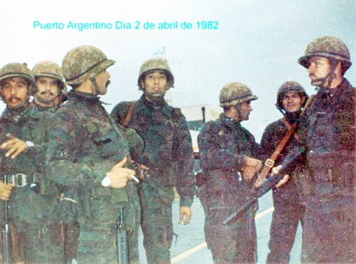 48 Cap. Luis Dario Josè Castagnari en Pto Argentino, Islas Malvinas, con el GOE- 1982